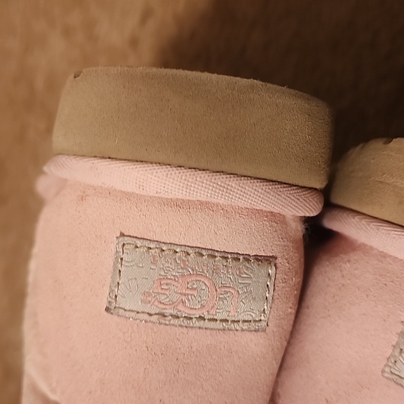 UGG Classic Mini II Boots - Picture 9 of 16